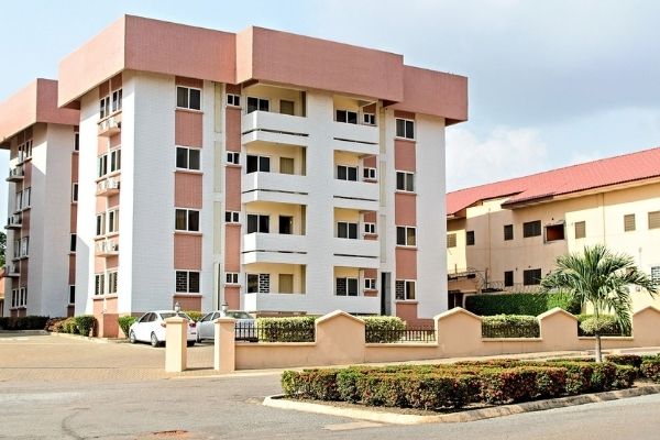 A gated community in the northern suburbs of Accra (Kwabenya Phase Two) with 195 two and three-bedroom expandable houses.